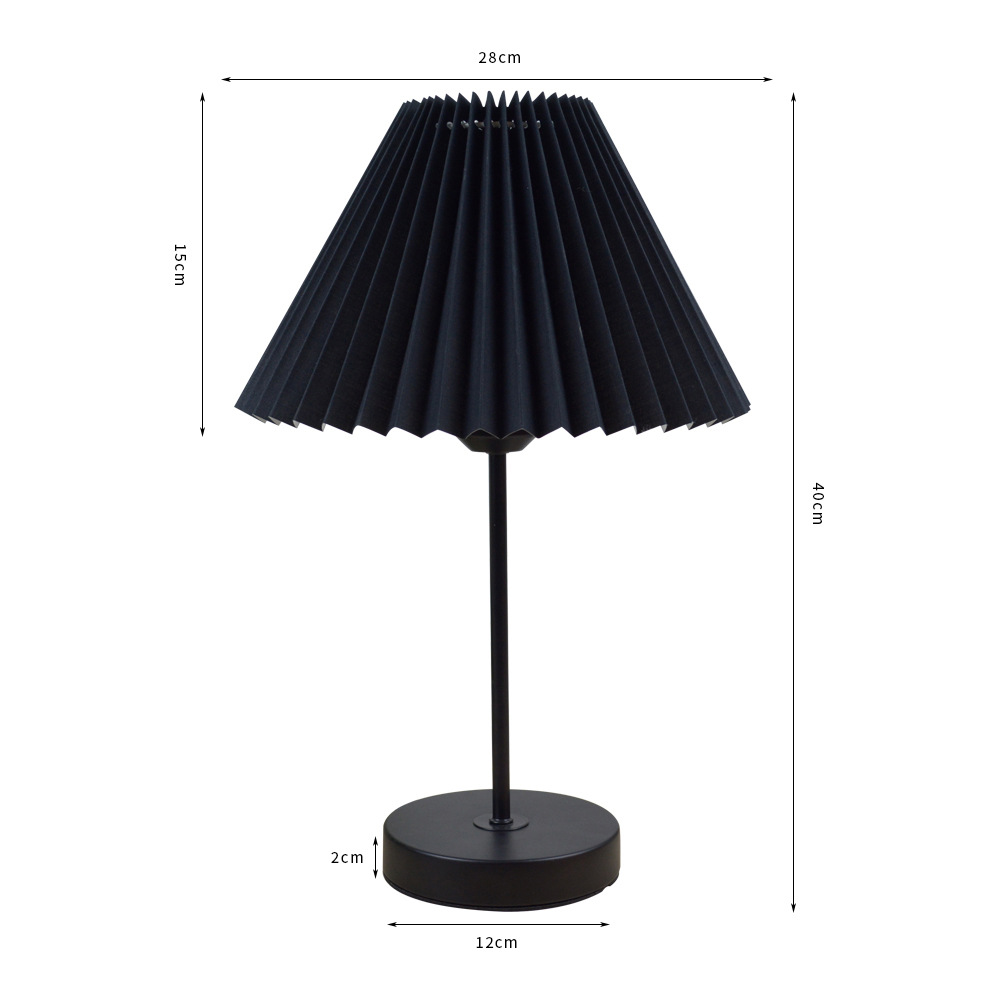 Moderno minimalista dormitorio metal pequeña lámpara de mesa Europea personalidad de la moda caliente estudio creativo sala de estar lámpara de noche led