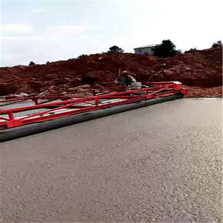 山东腾宇TY6000滚筒摊铺机自产自销6米三辊轴摊铺机桥面铺路机价