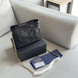 �������й�Ů���ڽ�朗l��ɫ����Ů���μ�б���1BD645