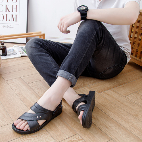 Autumn and summer casual, comfortable and trendy buckle PVC flip-flops, daily outdoor flat beach plastic sandals