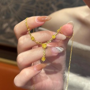 2024 New Five Golden Roses Necklace Women's Ins Elegant Light Luxury High-end Design Niche Collarbone Chain
