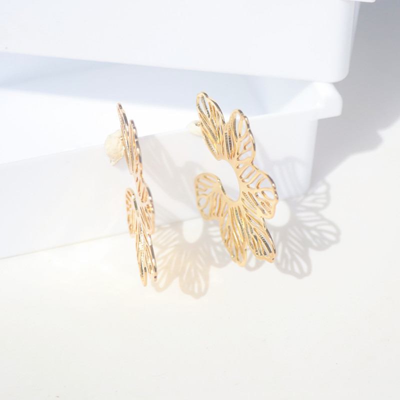 1 Pair Fashion Leaf Alloy Hollow Out Women's Earrings display picture 3