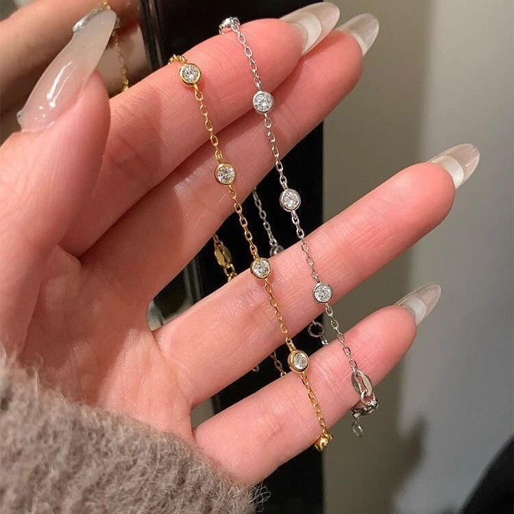 Trendy Zircon Bubble Bracelet for Women on Xiaohongshu - Minimalist Style with Zircon Beads for Layering Trendy Zircon Bubble Bracelet for Women on Xiaohongshu - Minimalist Style with Zircon Beads for Layering