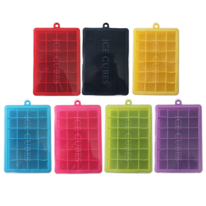 Cubo de hielo de silicona 24 rejilla cuadrado molde de cubo de hielo con tapa fabricante de hielo del hogar molde de cubo de hielo en stock al por mayor