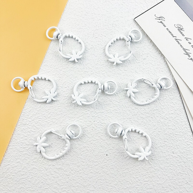 イチゴの愛のロブスターバックルはdiyスプリングバックルのキーホルダーのカラー合金の携帯チェーンのアクセサリーの部品を掛けます。|undefined