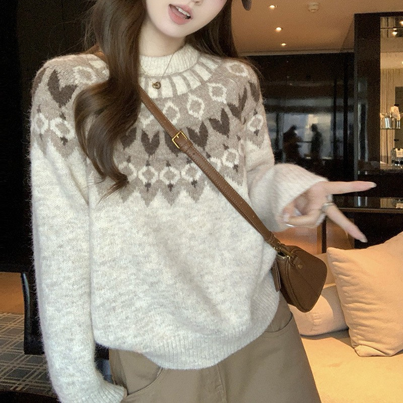 2026 Spring New Style Color-Block Wool Fair Isle Jacquard Round Neck Loose Pullover Korean Style Thickened Women's Sweater in Oatmeal Color 2026 Spring New Style Color-Block Wool Fair Isle Jacquard Round Neck Loose Pullover Korean Style Thickened Women's Sweater in Oatmeal Color