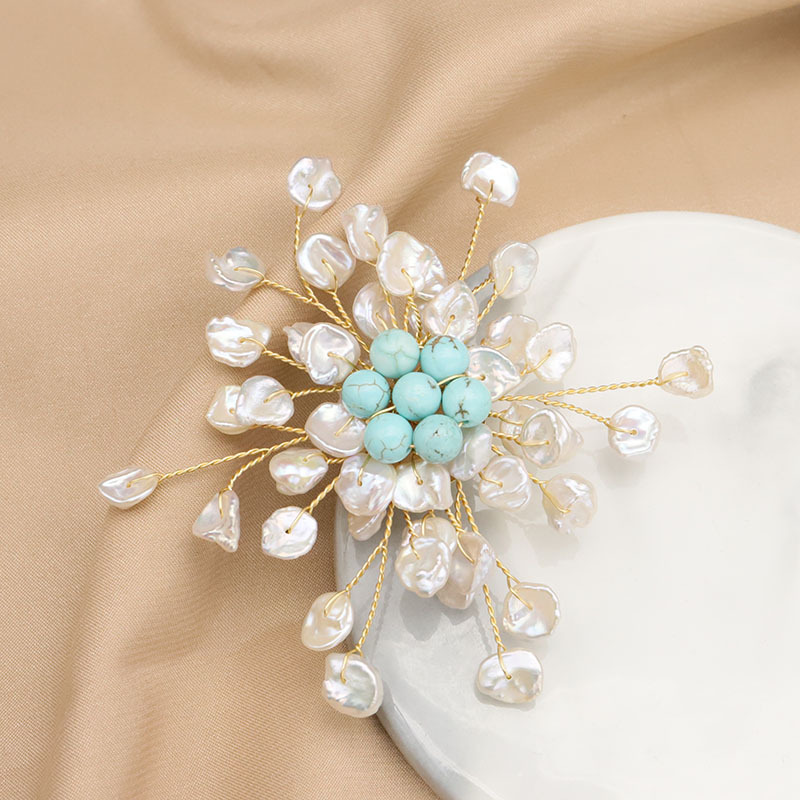 Broche de perlas naturales con borlas de bambú marino y flores, moda de alta gama, redondo y exquisito, broche de perlas estilo Chanel de alta calidad para mujer.