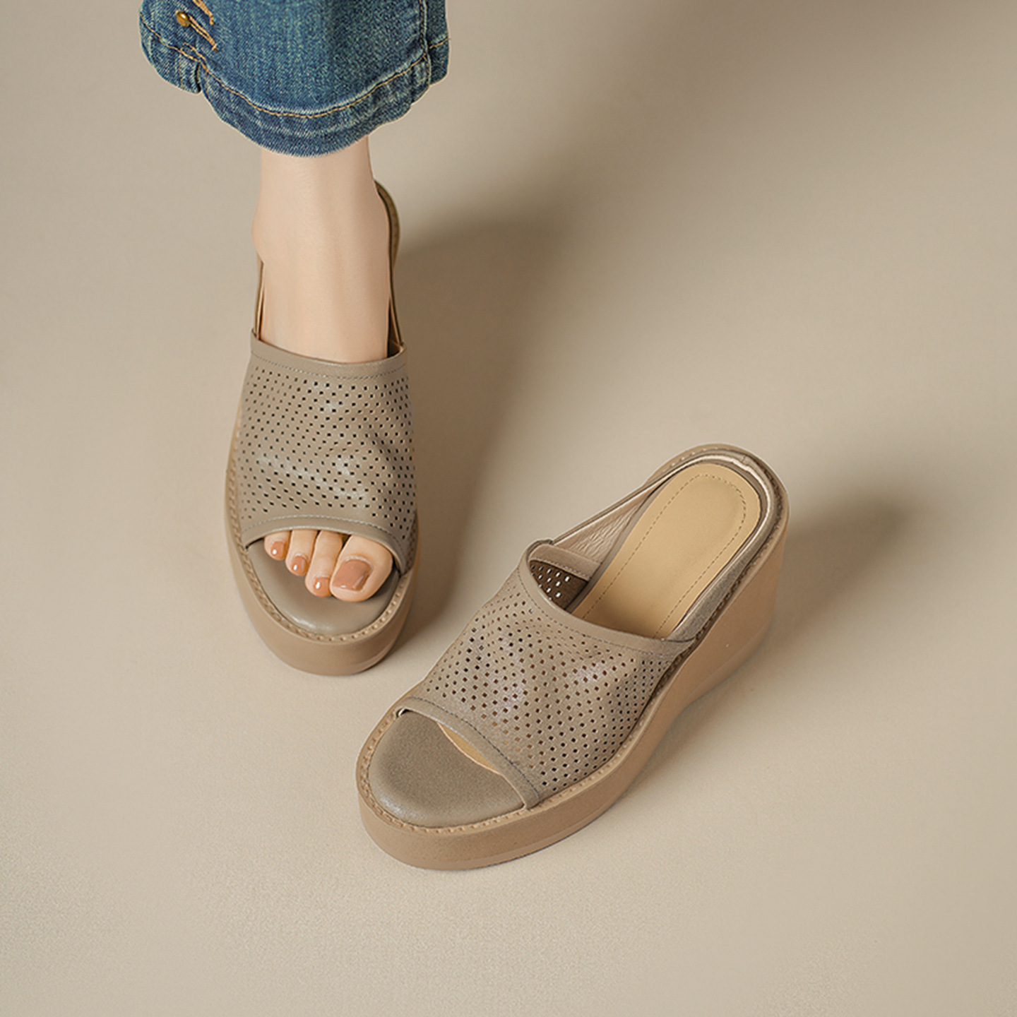Dép sandal cao gót nữ da cừu đế xuồng mũi hở quai ngang — màu trắng ngà