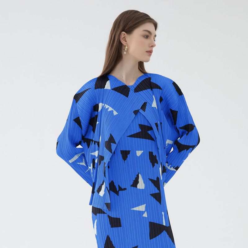 Women's Lightweight Cardigan-Style Outerwear Without Buttons, 2026 Summer Versatile Square Print Small Jacket for Women