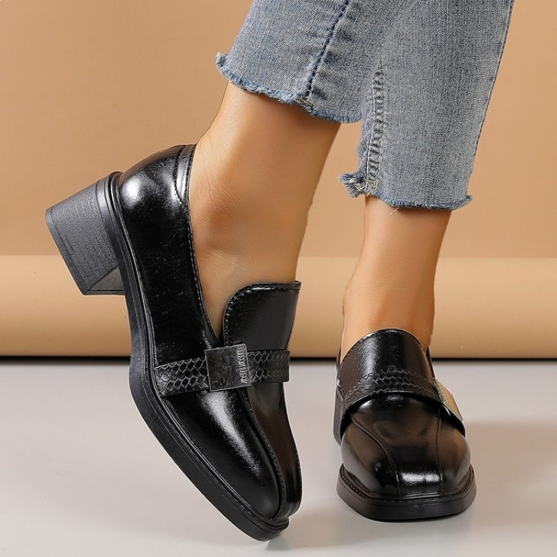 2026 primavera y verano nuevos zapatos de cuero retrógrados zapatos de mujer de cuero suave zapatos de tacón grueso zapatos lefour cómodos fábrica de zapatos