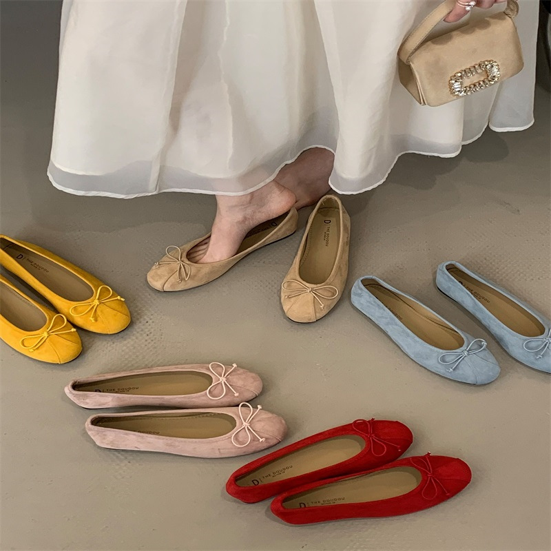 Outfit 2025 Spring New Gentle Style Shallow Mouth Flat Shoes French Retro Bow Ballet Shoes for Women