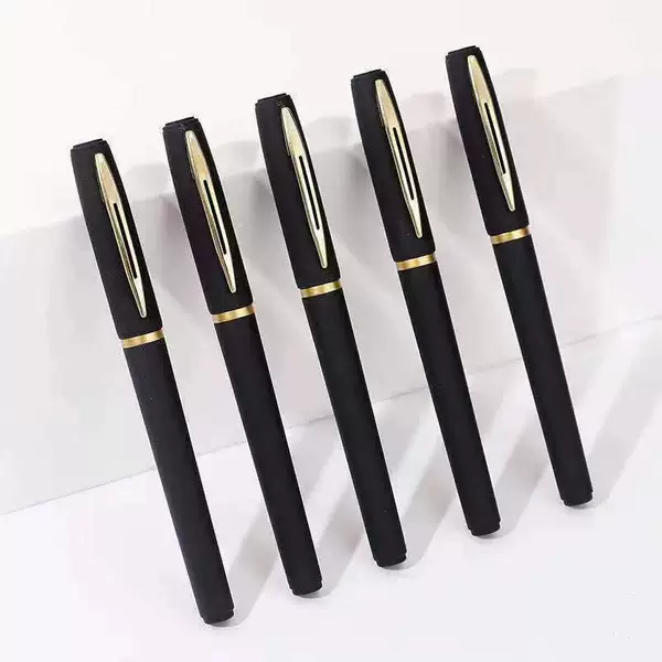 5 pieces of Big Mac refills come with pen cases [no refills inside]