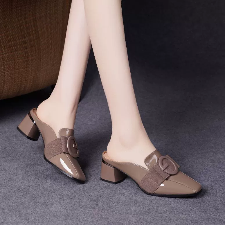 2023 новые летние тапочки Baotou, женская верхняя одежда, женская обувь Muller Half на среднем каблуке, однослойная обувь из лакированной кожи, сандалии