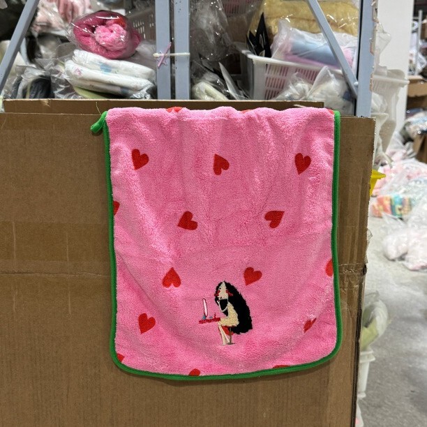 Barbie Pink Color-Blocking Girl Towel with High Aesthetic Appeal, Heart Embroidery Towel, Soft Face Towel for Home Use, Ultra-Soft Face Wash Towel Barbie Pink Color-Blocking Girl Towel with High Aesthetic Appeal, Heart Embroidery Towel, Soft Face Towel for Home Use, Ultra-Soft Face Wash Towel