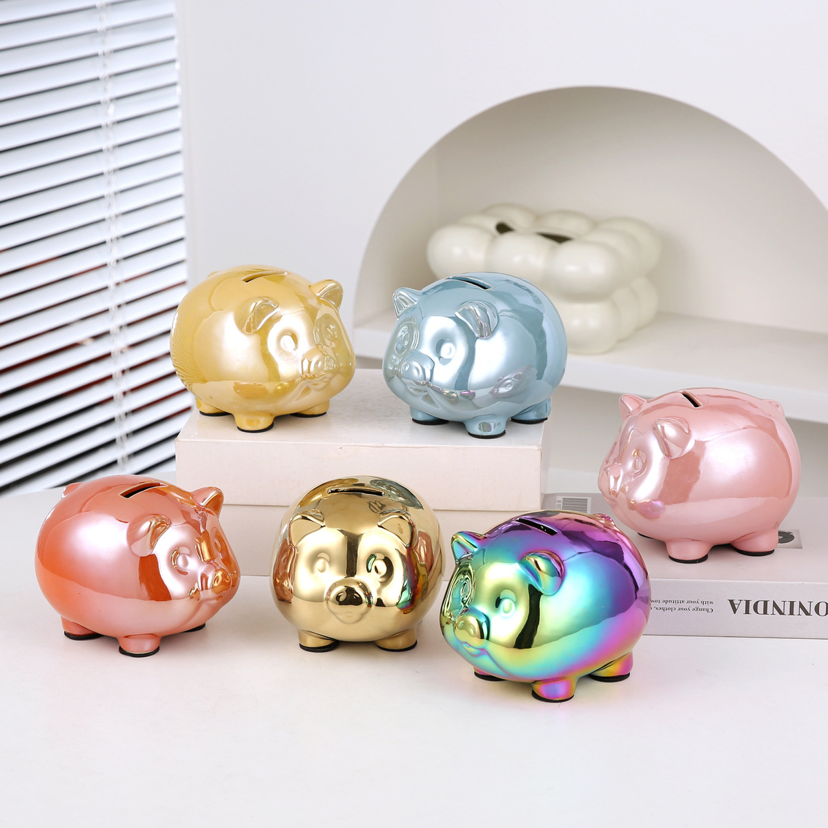 Creativo simple electrodeposición cerámico ahorrador de dinero regalo cerdo dorado decoración de la sala de estar juguetes lindos para niños de alto valor facial