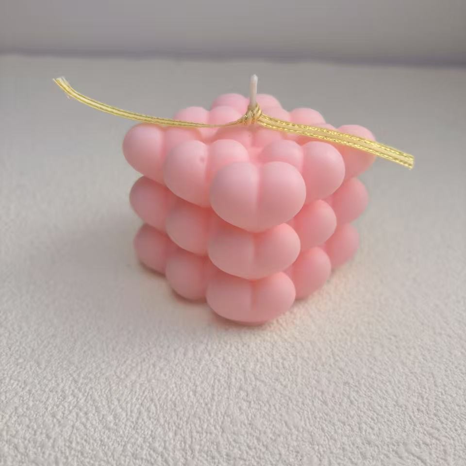 Bougie d'aromathérapie cubique géométrique en forme de cœur, en gros, pour la Saint-Valentin ou un anniversaire._voghion.com
