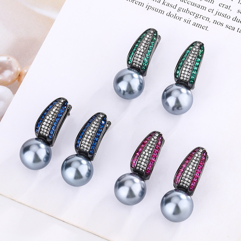 2024 nuevo estilo Zhuang Shengsheng joyería fondo de cobre chapado en oro simulación tesoro de color perla oro negro oro personalidad pendientes 12mm al por mayor