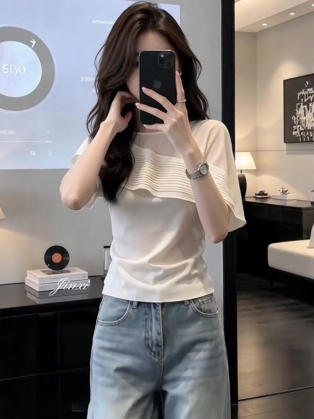 Áo thun nữ tay ngắn cổ tròn chất liệu cotton phối viền ren lá sen kiểu Pháp — màu trắng ngà