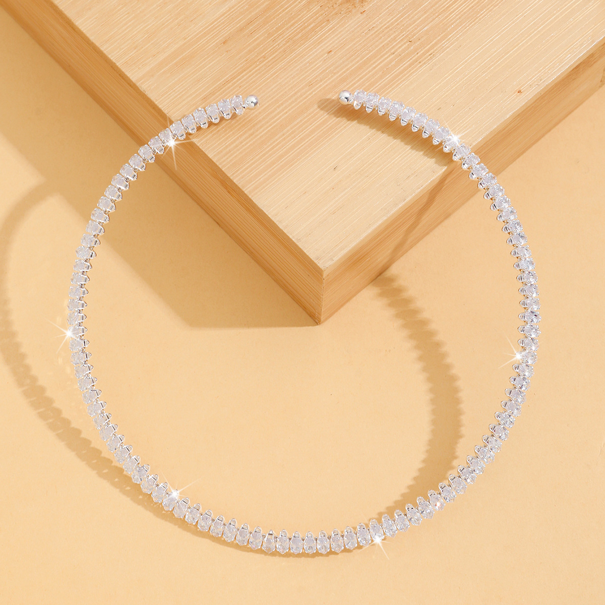 Europa y los Estados Unidos lujo alto sentimiento collar de diamante de zircón collar de forma de ojo de caballo moda minimalista collar al por mayor