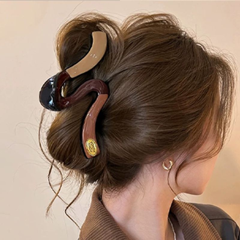 女性用のキュートでかわいいクマのヘアクリップ、2025年の新しいハイエンドのサメのヘアクリップ、後頭部のヘアクリップ、ヘアクリップ|undefined