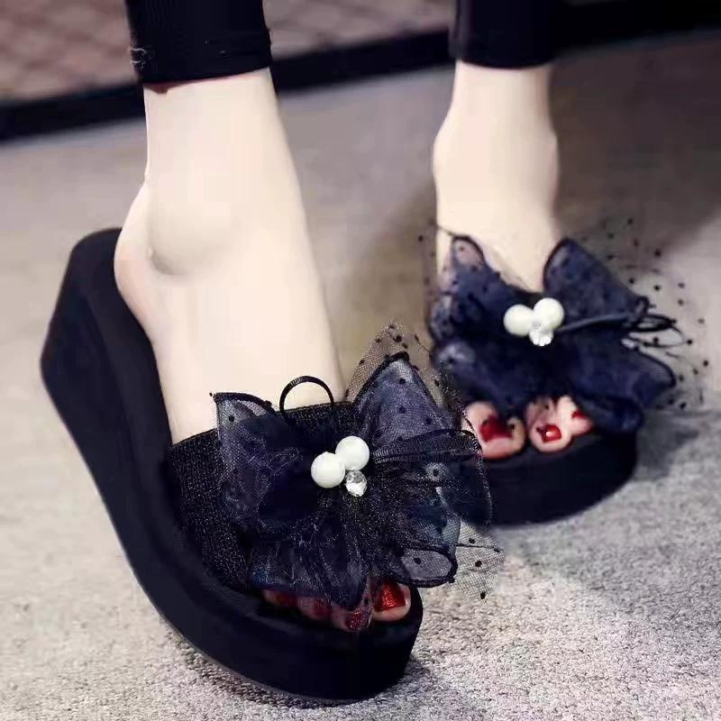 Летние сандалии с одним словом, женские тапочки с бантом и одним словом, средний каблук, обувь без шнуровки на танкетке с одним словом для верхней одежды, пляжная обувь