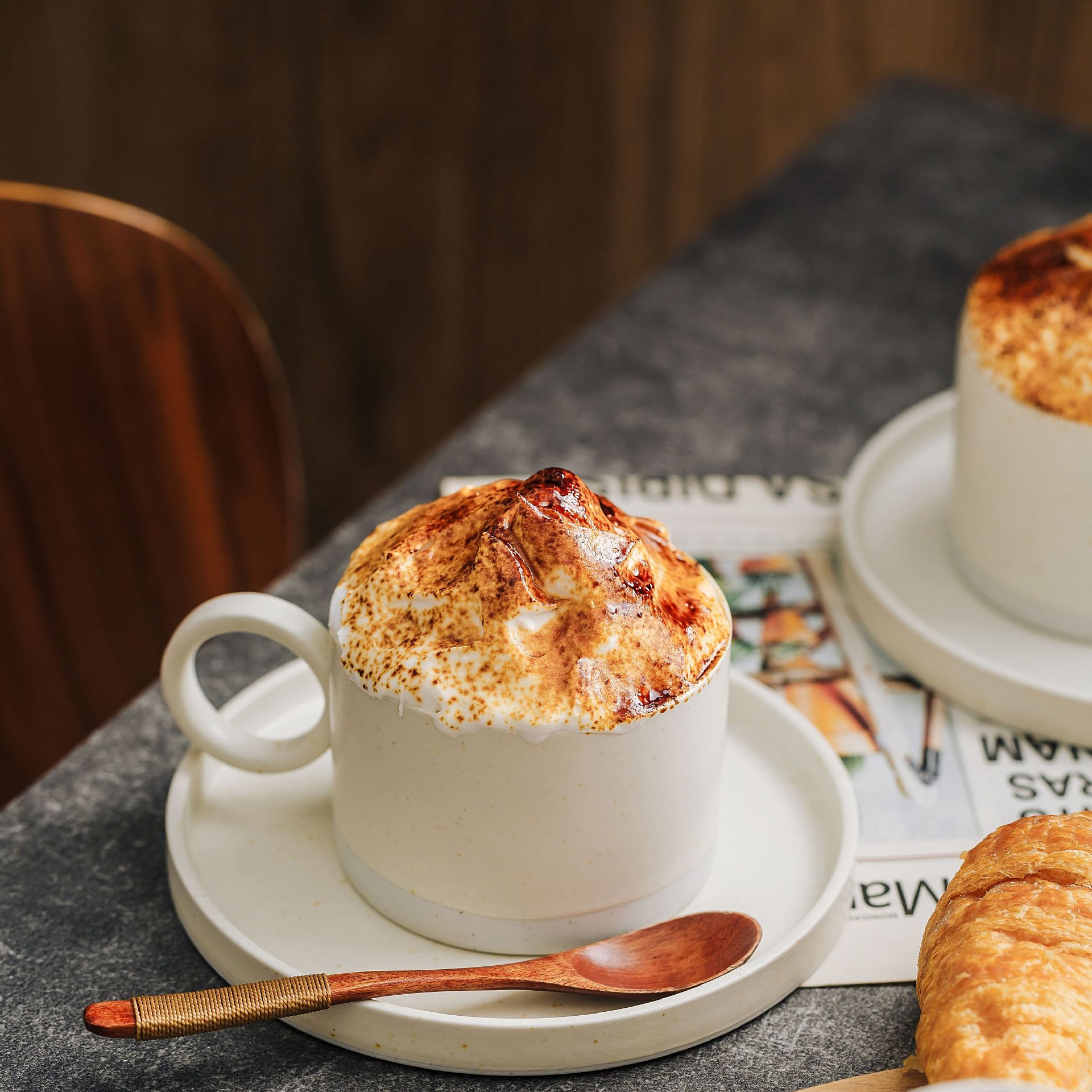 Taza de café de tamaño medio con anillo de montaña y río, platos de arroz blanco, regalos domésticos, set de cafeteria de cerámica moderna y simple al por mayor