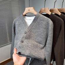 2025秋季V领开衫男韩版修身针织衫加厚毛衣外套中青年高端外搭