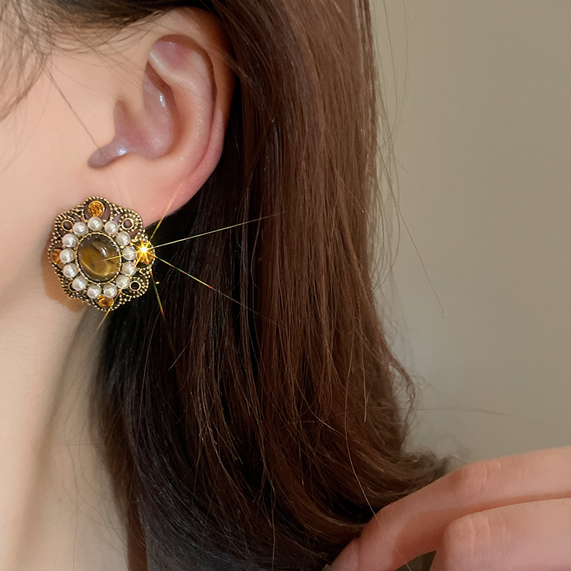 Ear Studs Classification 1 Pair Elegant Retro Geometric Alloy Tiger Eye Rhinestones Ear Studs