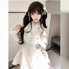 法式千金白色连衣裙秋季2025新款小众设计感露肩挂脖收腰短裙女装