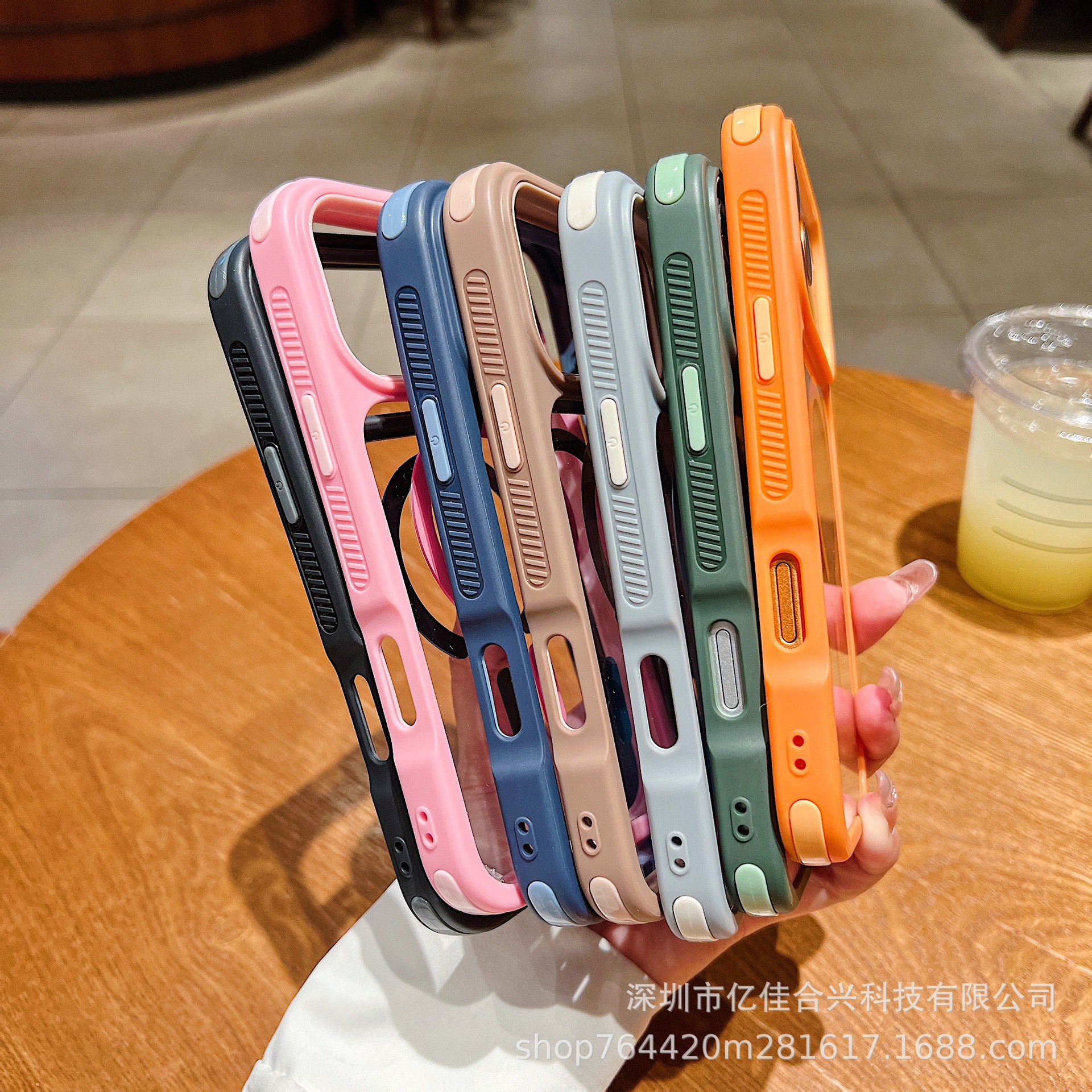 Cool 3 - en - 1 adsorción antideslizante para iPhone17PROMAX teléfono móvil Apple 11 caso anti-caída 13