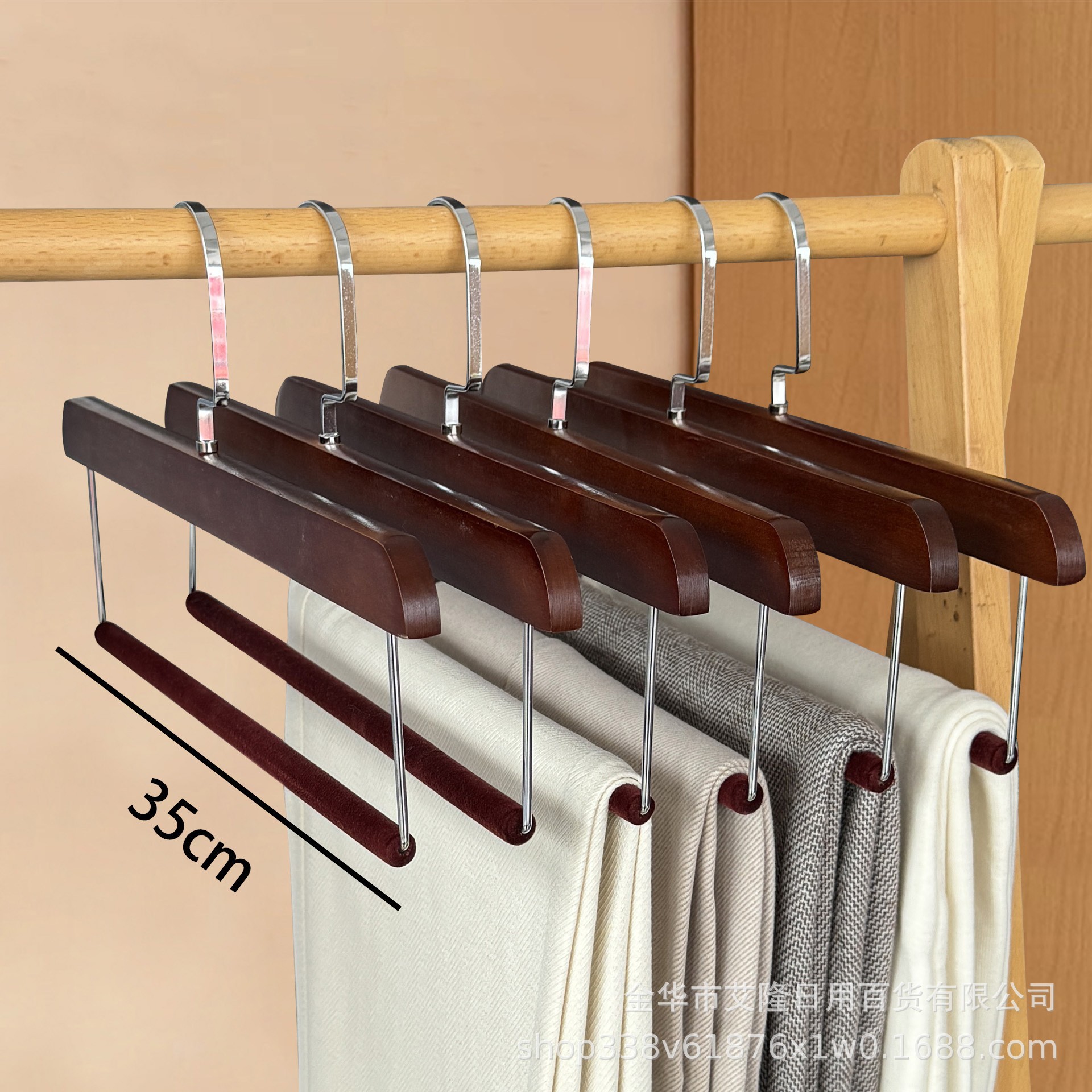 Percha de madera sólida de alto grado hombro ancho flocado abrigo casero traje colgante sin marca colgante de madera sólida colgante al por mayor