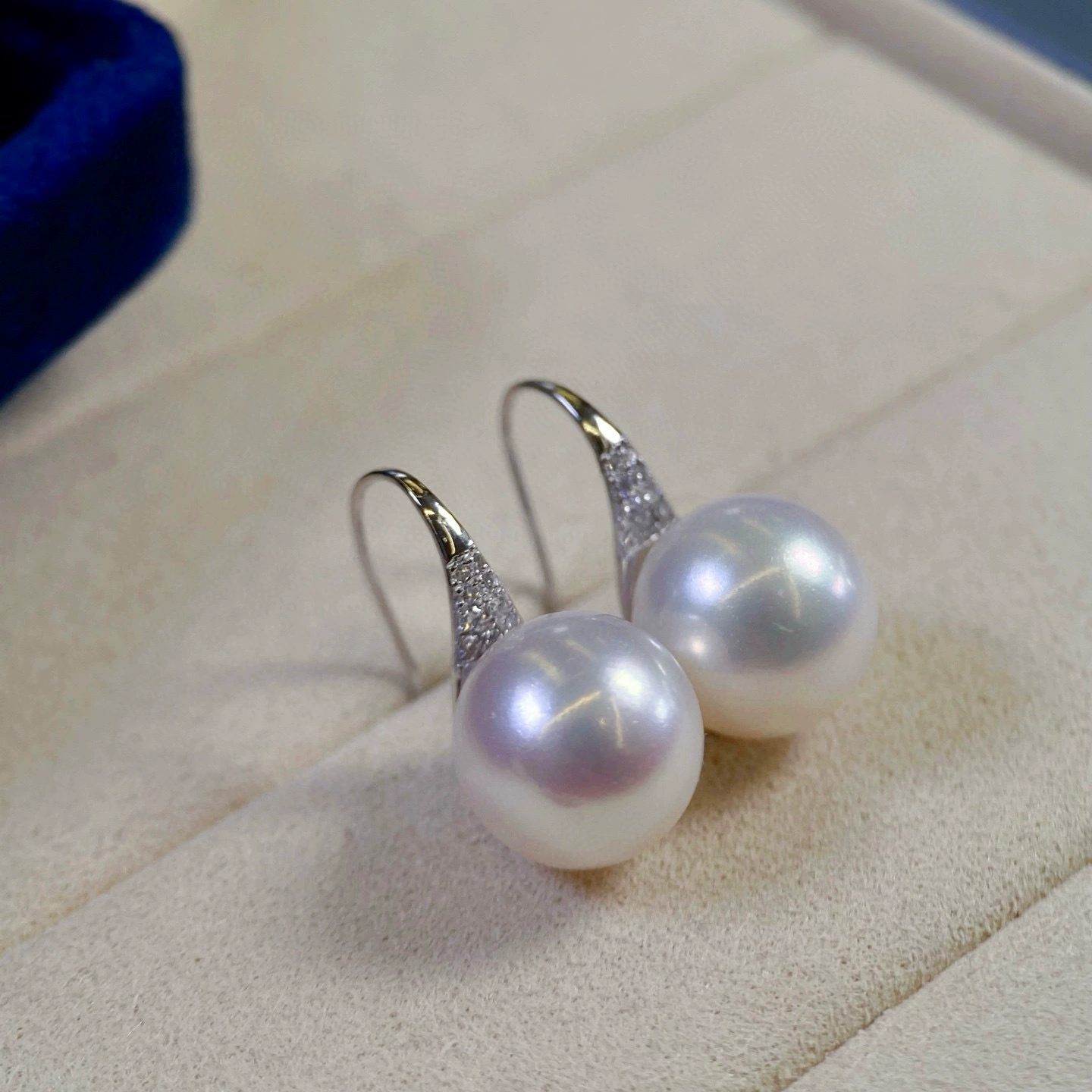 Аксессуары Platinum Pt900, классические туфли на высоком каблуке, крючки для ушей, инкрустация цирконом, 10-11 бусин, аксессуары не включают в себя бусины