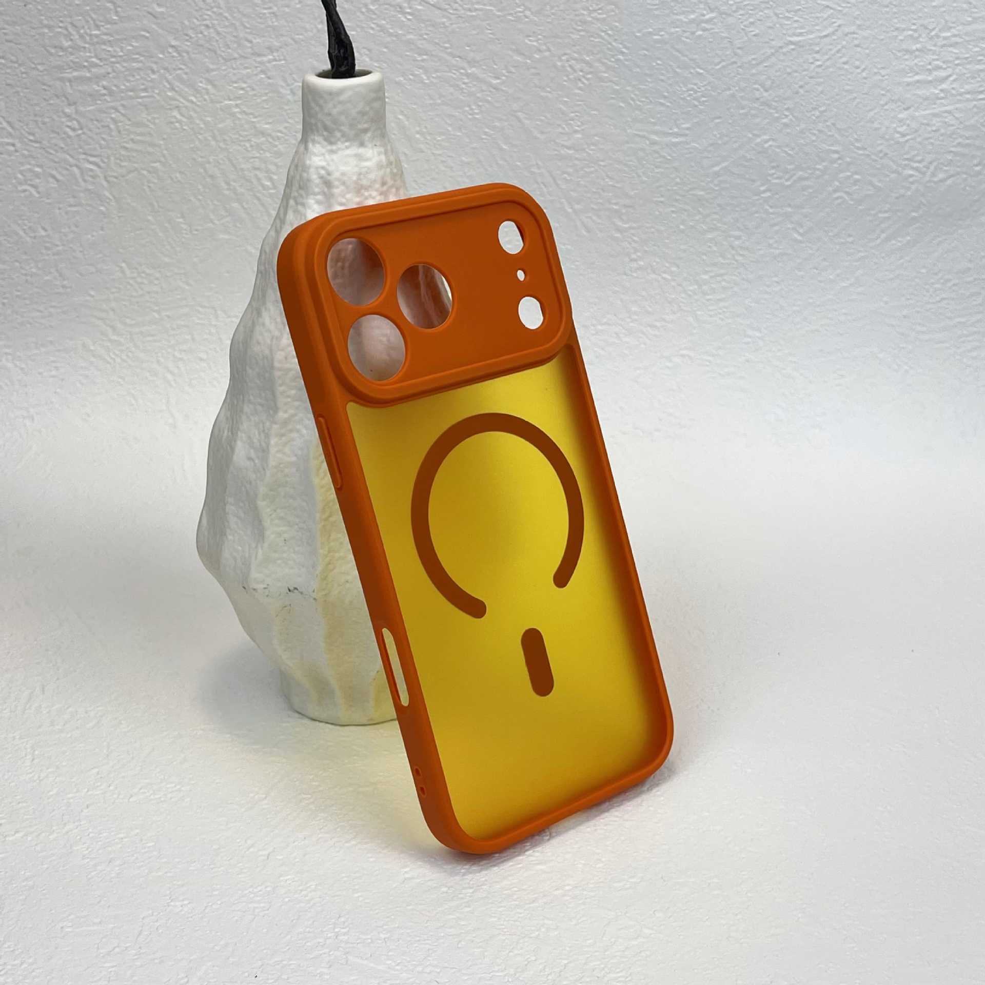 适用iPhone18promax手机壳肤感磨砂磁吸精孔防摔苹果17高级保护套