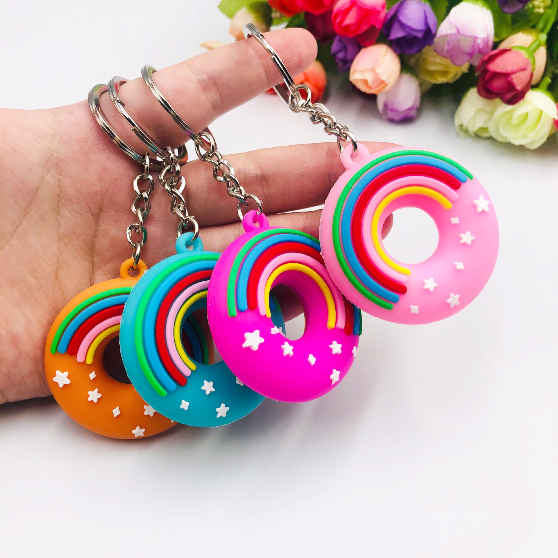 Nueva historieta del PVC pegamento suave Arco Iris donut llavero colgante bolsa de accesorios creativo tienda alimentos pequeño regalo