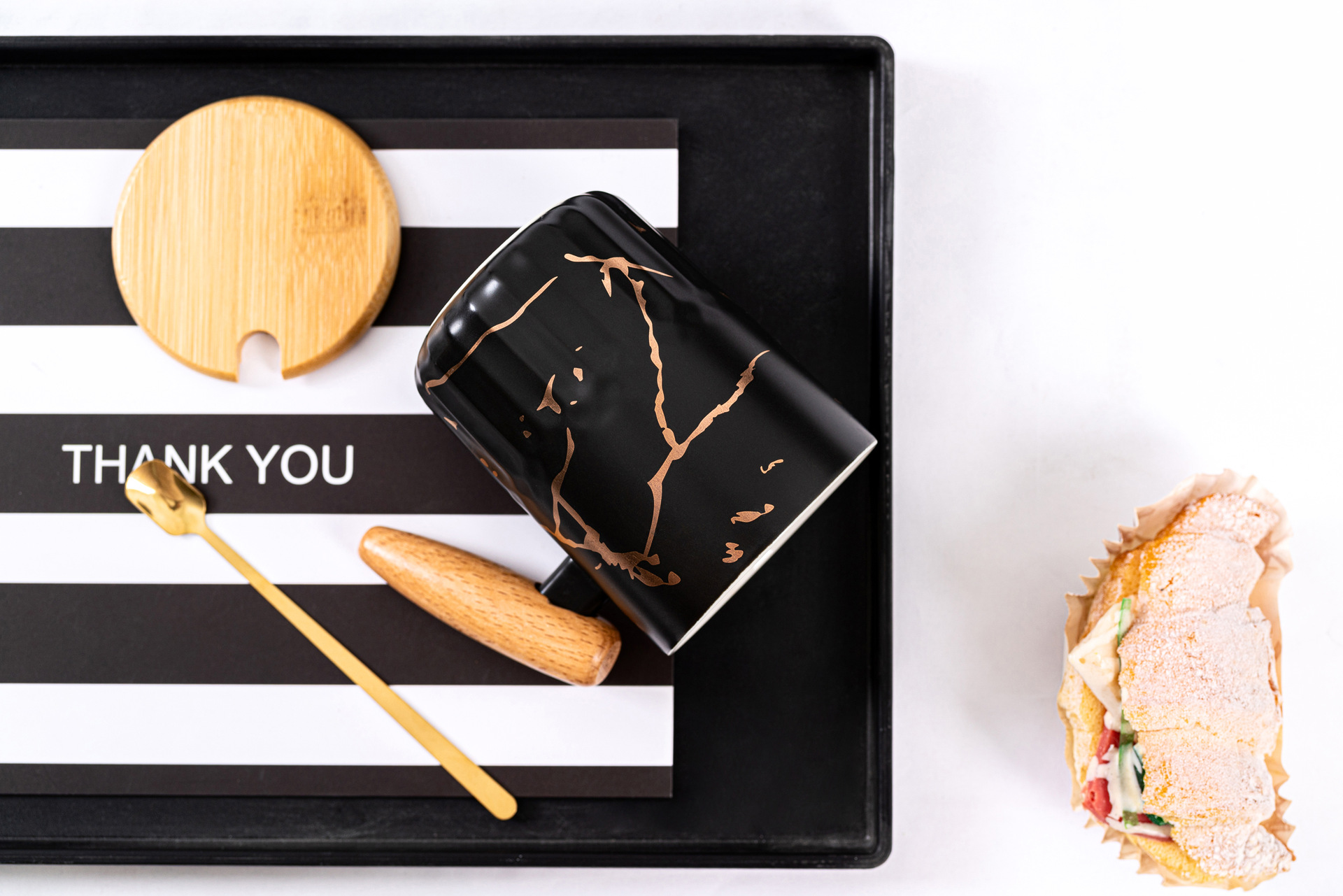 Mango de madera Taza de cerámica creativa simple taza de café de gran capacidad taza de agua de oficina con tapa cuchara regalo de DIY