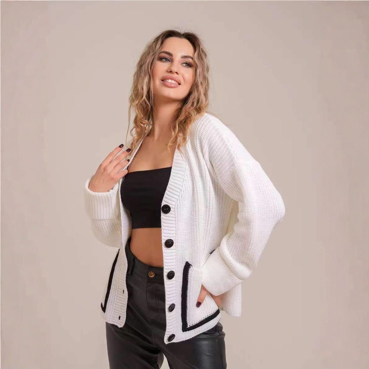 Bolsillo de comercio exterior transfronterizo color de punto Cardigan de mujer otoño invierno nuevo suéter de aguja gruesa de cuello en V image 4