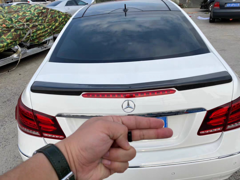 Suitable for Mercedes-Benz E-Class Coupe Two-Door Coupe Rear Wing 2009-2017 W207 E200 260 Blade Model