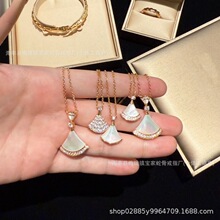 ��������Сȹ���朸߰��p�ݸ߼���Сȹ��΢Ц�i�����Ů���ѶY��