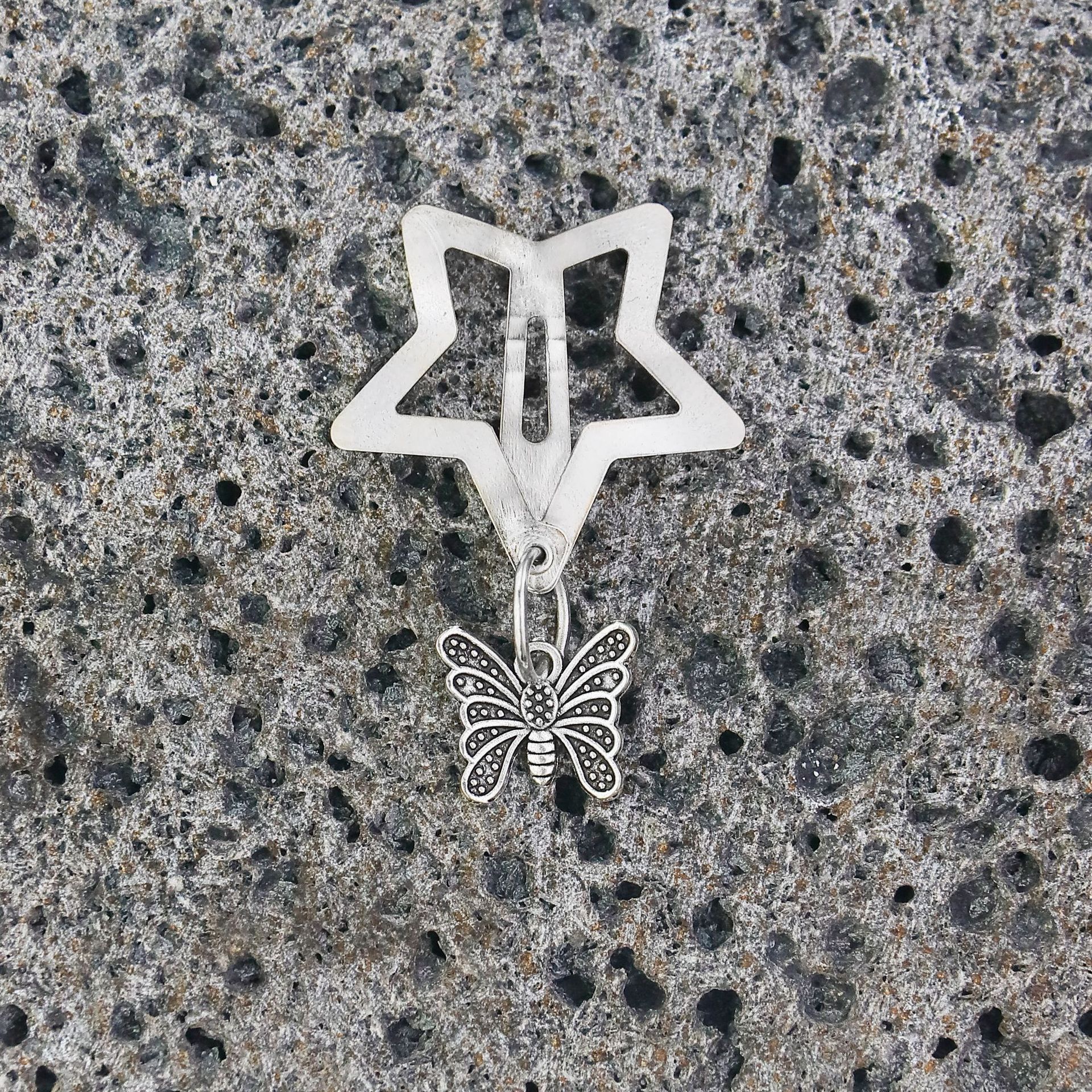 10g Weight Charm Hair Clips Hair Accessories Type 1 Piece Quantity Holiday, Street Occasion Iron Material Animal, Star, Life Tree Pattern All Seasons Season Women's Gender IG Style, Cute Style IG Style Cute Women's Animal Star Life Tree Iron Charm Hair Clips 18