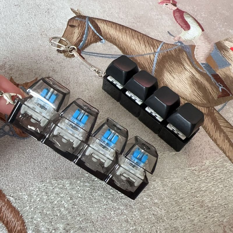 クロスボーダー4ボタン減圧ボタン試軸器キーホルダーストラップ指先プレス解凍発光玩具指先ボタン|undefined