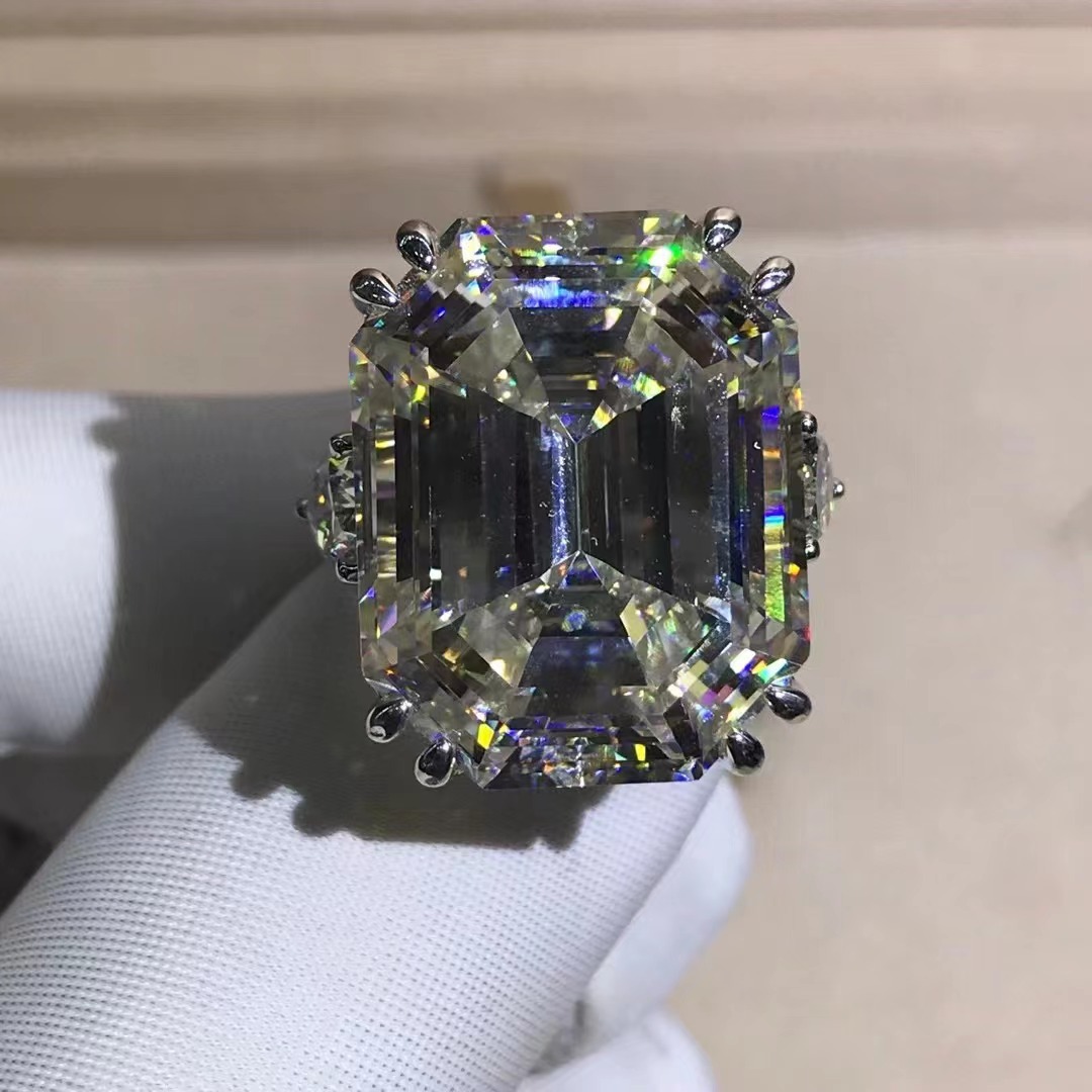 Gao Ding corte esmeralda anillo de mujer Cena Video suministro de comercio exterior de alta gama 50 quilates anillos grandes