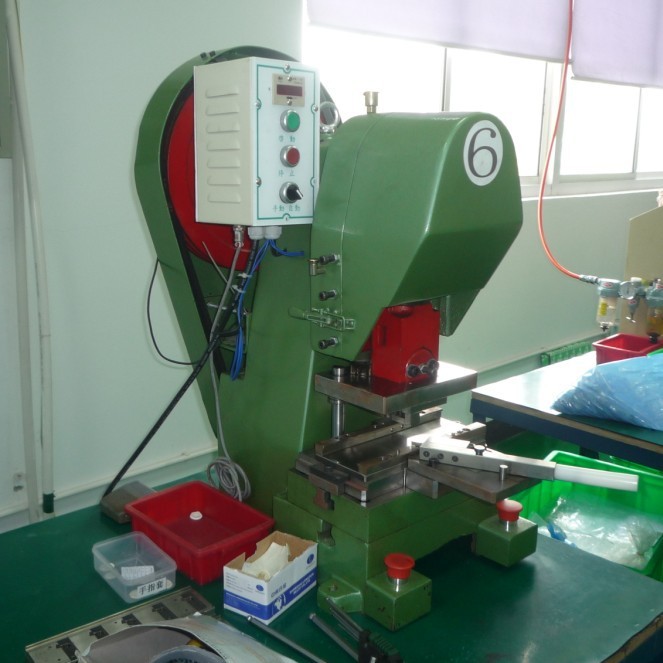 丰甲双面胶冲床，全自动铜片下料小型冲床，电子电器专用小冲床