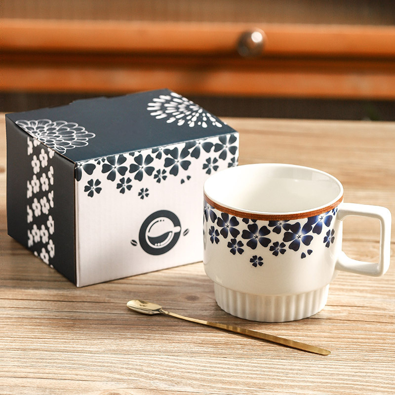 Tazas de agua de porcelana vintage de estilo japonés de nicho, tazas de cerámica plegables, tazas de café de alto valor, tazas de desayuno, regalo de mano