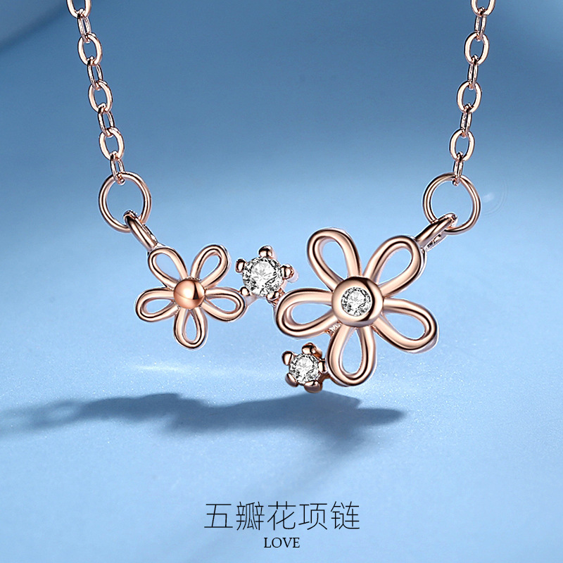S925 plata de ley de cinco pétalos collar de flores de las mujeres de diamantes incrustados estilo japonés y coreano fresco Margarita nicho flor diseño de la cadena de la clavícula