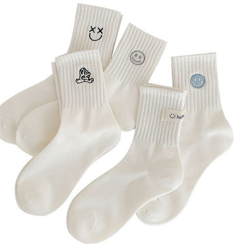 New socks, Japanese smiley face embroidered small white socks for women, high elastic, medium and short socks for women, solid color boat socks wholesale