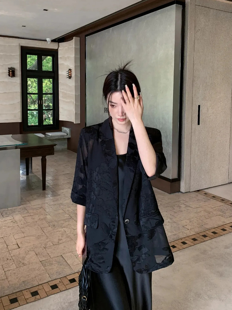 Plus-Size Casual Jacket for Women, Spring/Summer Thin Style, Wrinkle-Free, Drapey, Loose Fit, Slimming, Fashionable Blazer Top