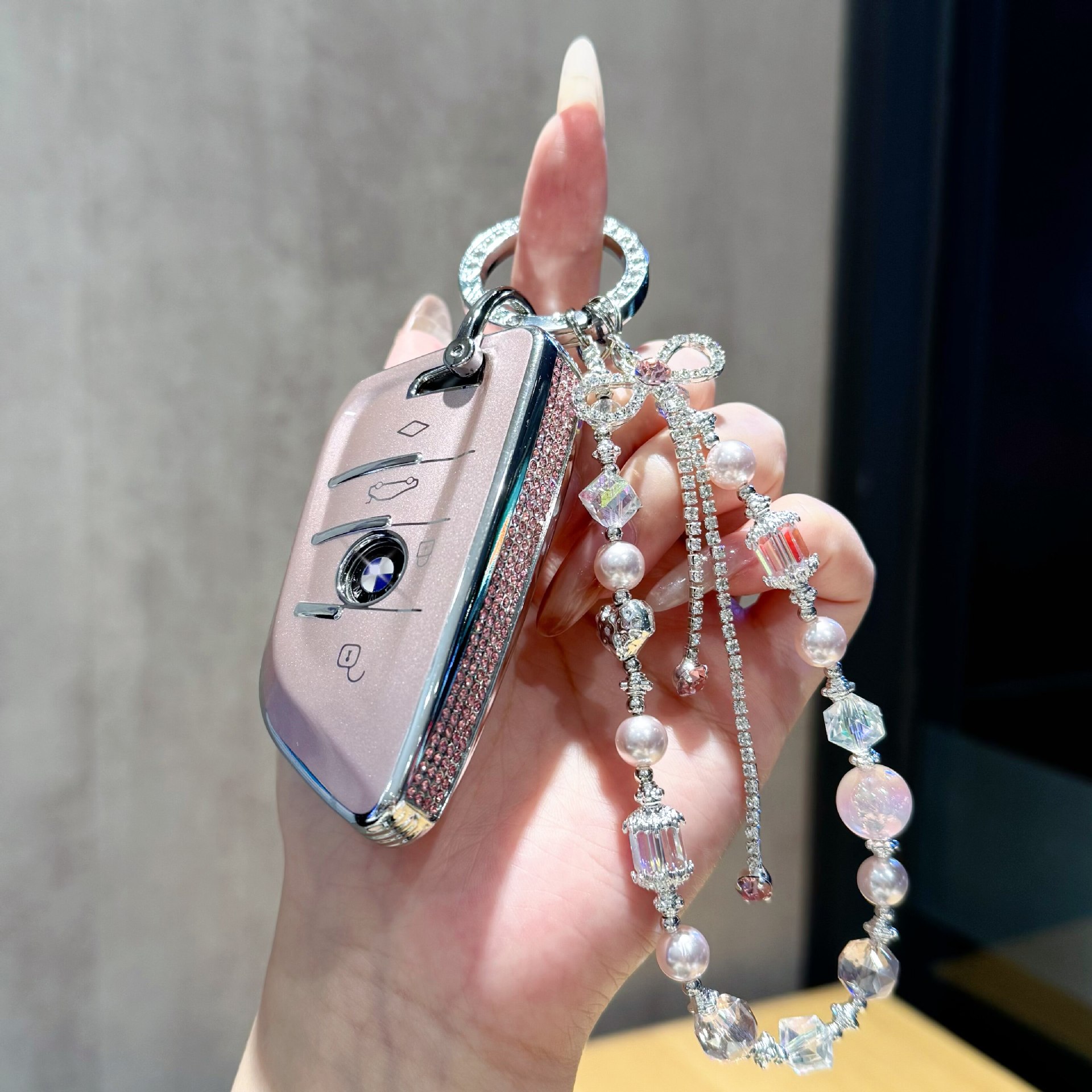 Suitable for BMW key cases, new 3 Series 330li, 5 Series 530li, X1, X2, X3, X4, X5, blade-style women's key case