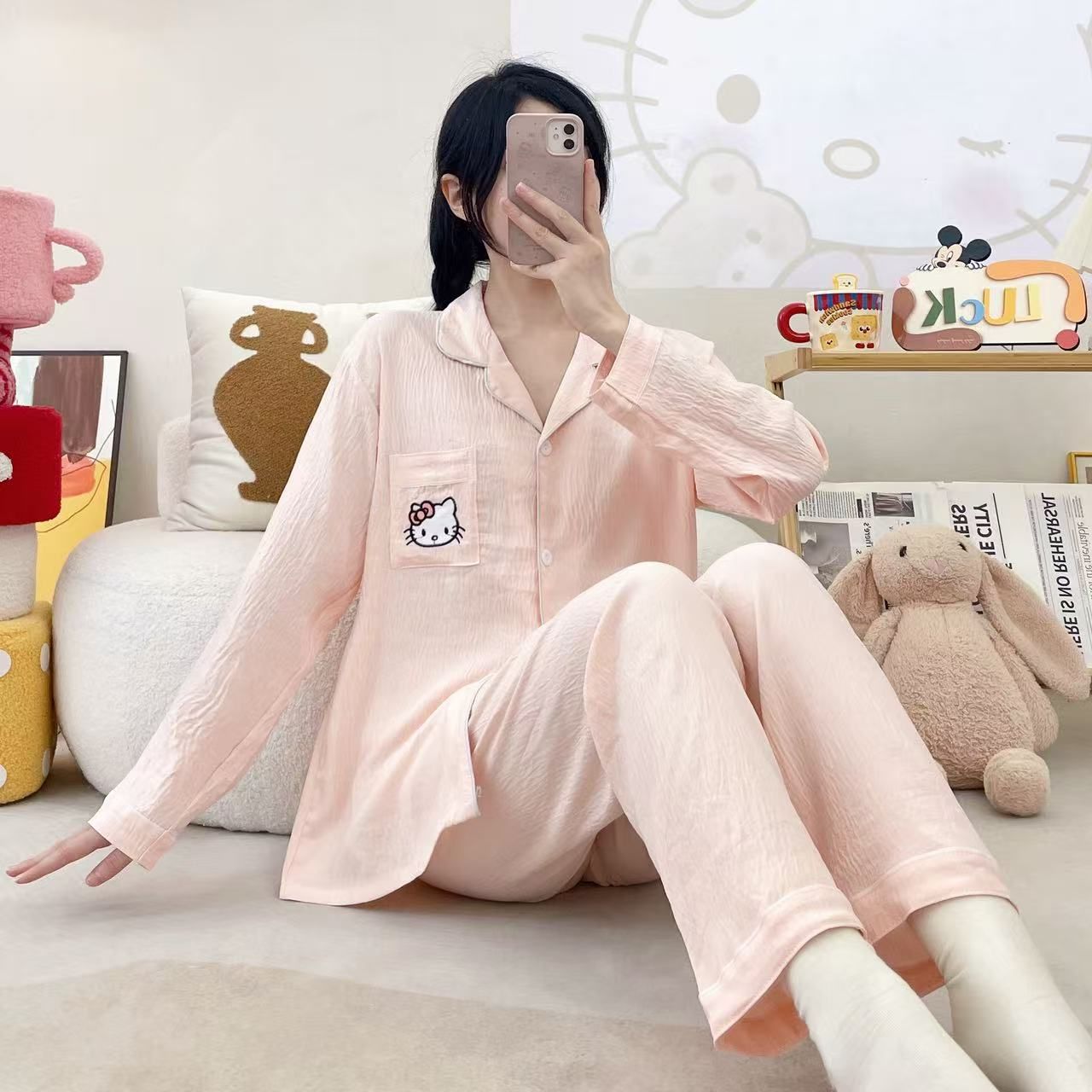 Venta al por mayor transfronteriza de pijamas de algodón de nube para mujer hellokitty pantalones de manga larga bordados de bolsillo rebeca solapa servicio a domicilio