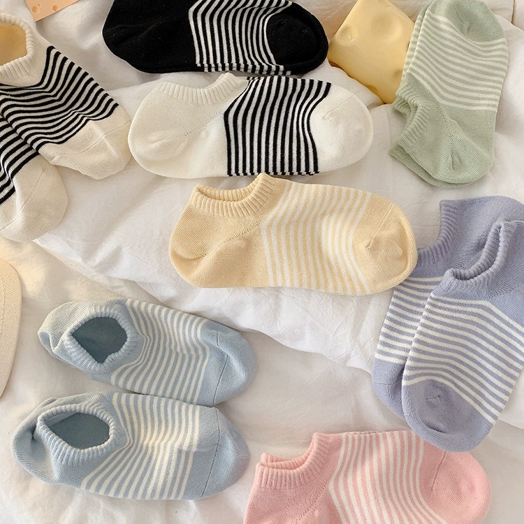 Носки женские неглубокие противоскользящие не падают весной и летом тонкие черно-белые полосатые короткие носки против запаха пота