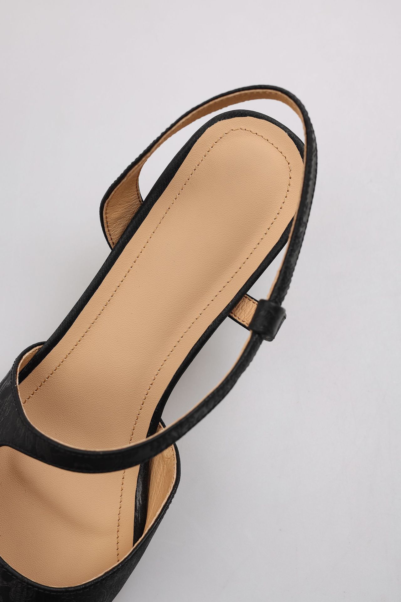 Lira Kitten Heel Square Toe Shoes